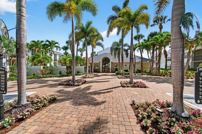 Building Photo - 708 Executive Center Dr