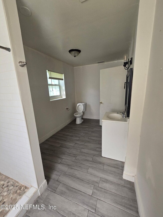 Building Photo - 2005 Morehouse Rd