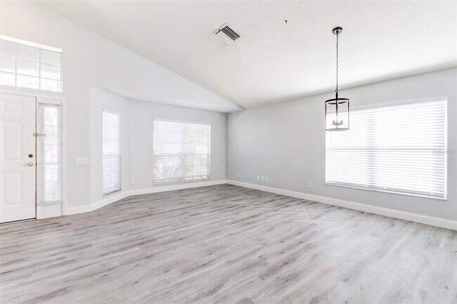 Building Photo - 29806 Morningmist Dr