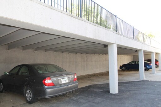 Building Photo - 124 N 31st Ave