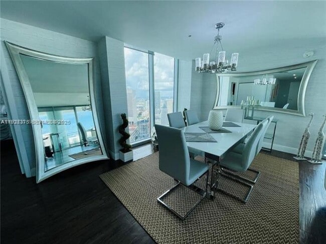 Building Photo - 90 SW 3rd St