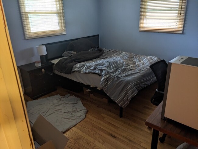 bedroom 2 - 2611 N Kinser Pike