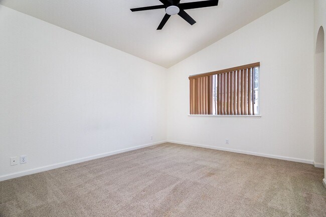 Building Photo - Stunning 2 Story, 3-Bed Home in Folsom’s Desirable Gated Community!