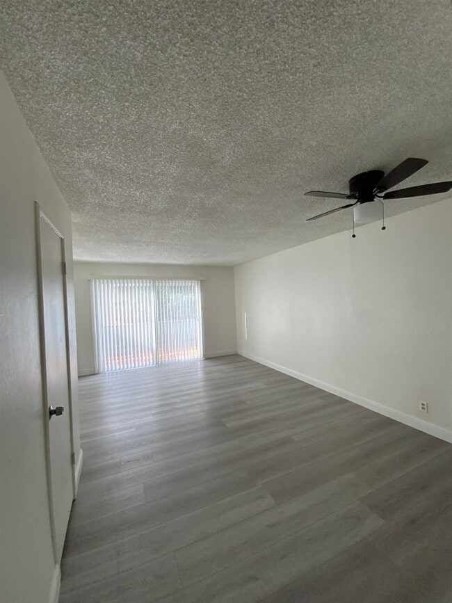 Building Photo - 461 Corte Arango