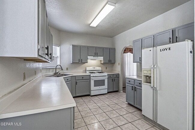 Building Photo - 7765 Dianjou Dr