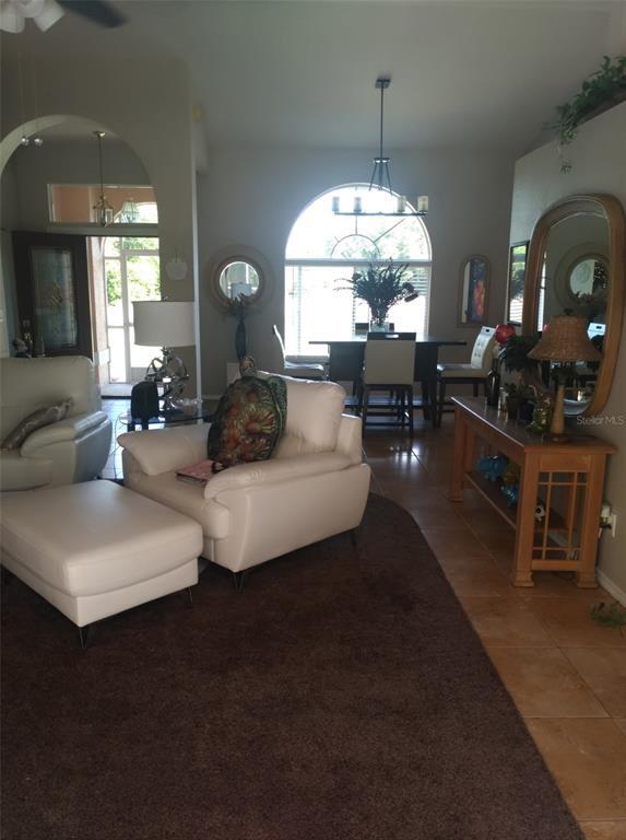 Building Photo - 404 Hazel Cir