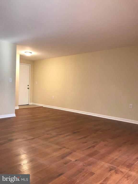 Building Photo - 18120 Chalet Dr