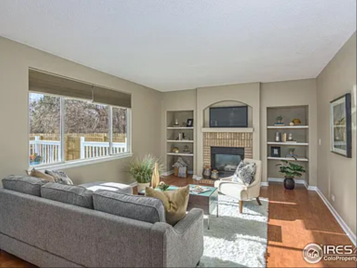 Building Photo - 1364 E Weldona Way