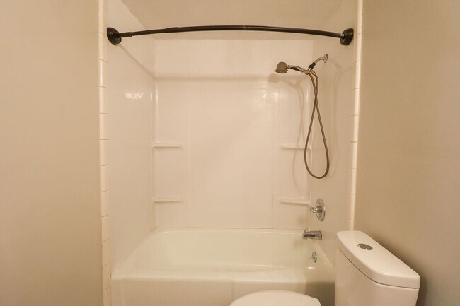 Building Photo - Beautifully Redone 3 Bedroom South Tulsa H...