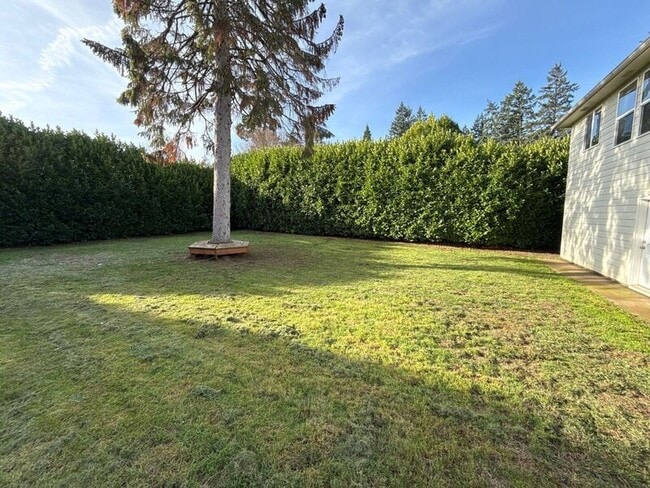 Building Photo - 1740 Glen Creek Rd NW