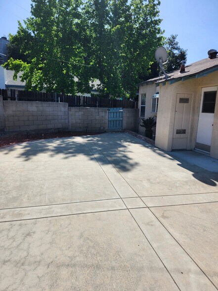 Building Photo - 2637 Altura Ave