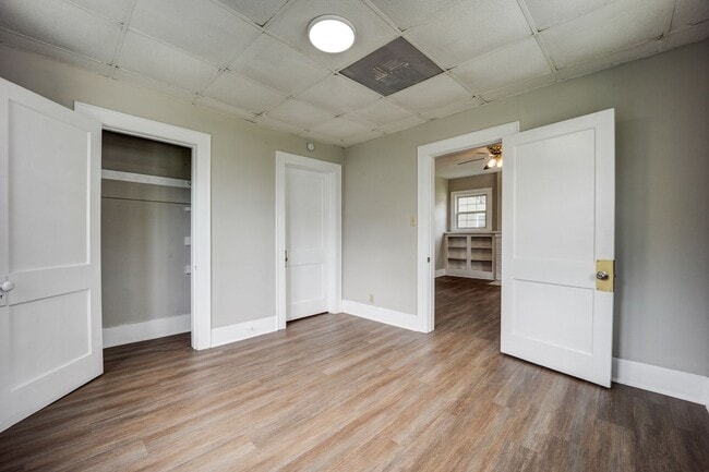Building Photo - Freshly Updated 3 Bedroom House