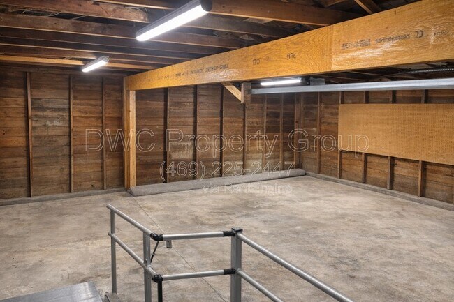 Building Photo - 10923 Aledo Dr