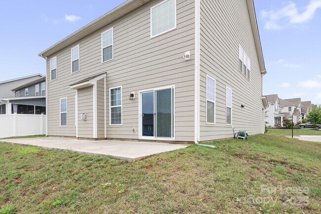 Building Photo - 196 Longleaf Dr