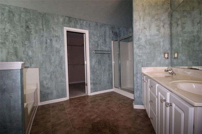 Building Photo - 1975 Heatherton Rd