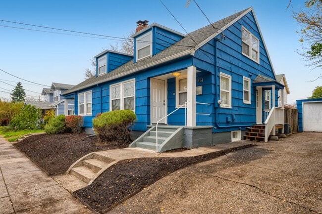 Building Photo - 451 NE Sumner St