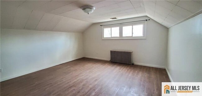 Building Photo - 40 Beverly Ave