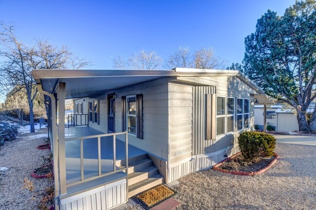 Building Photo - 2 bed, 2 bath Home in Prescott!