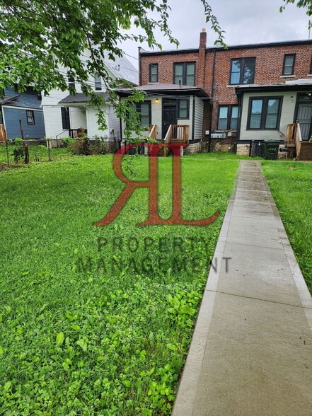 Building Photo - 644 S Champion Ave