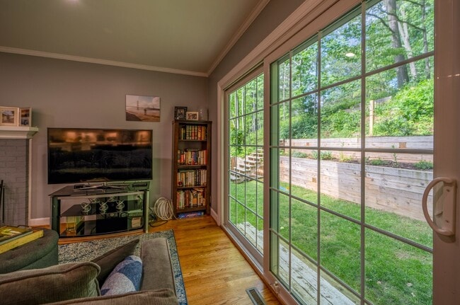 Building Photo - Extensively Renovated 4-Bedroom Home in Prime Location! Unbelievable custom kitchen.