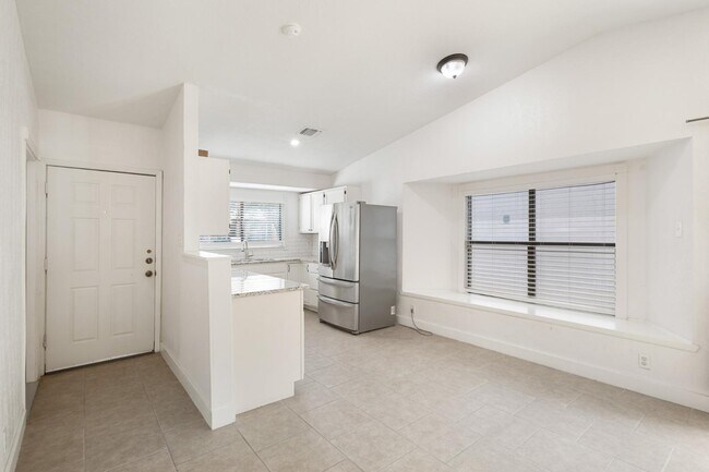 Building Photo - 4003 Sunrise Creek Dr