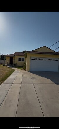 Building Photo - 9139 Cord Ave