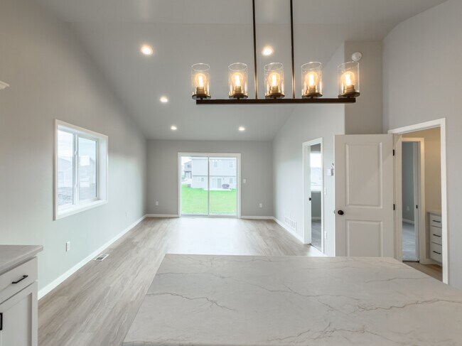 Building Photo - 3645 33rd St S