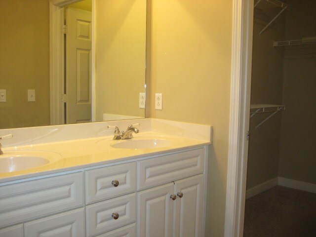 Building Photo - 112 Settlers Way