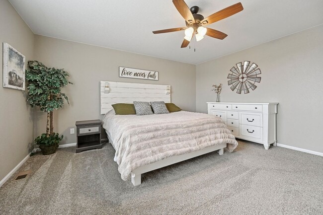 Building Photo - Stunning 5 Bed / 4 Bath Bradley Ranch Home with Finished Basement & Multiple Spacious Entertainin...