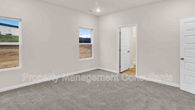 Building Photo - 319 Murphy Ln