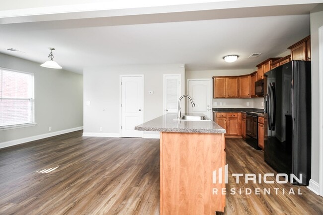 Building Photo - 4212 Aurora Cir