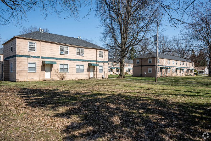 Primary Photo - Park Lane Manor Apartments