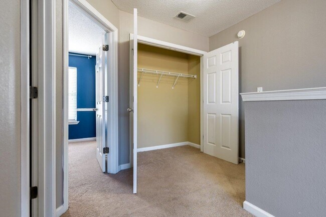 Building Photo - 12138 Longleaf Oak Trail