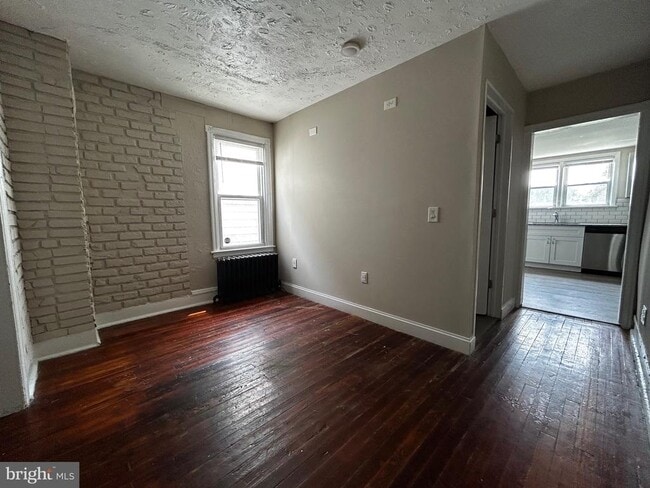 Building Photo - 272 MAPLE