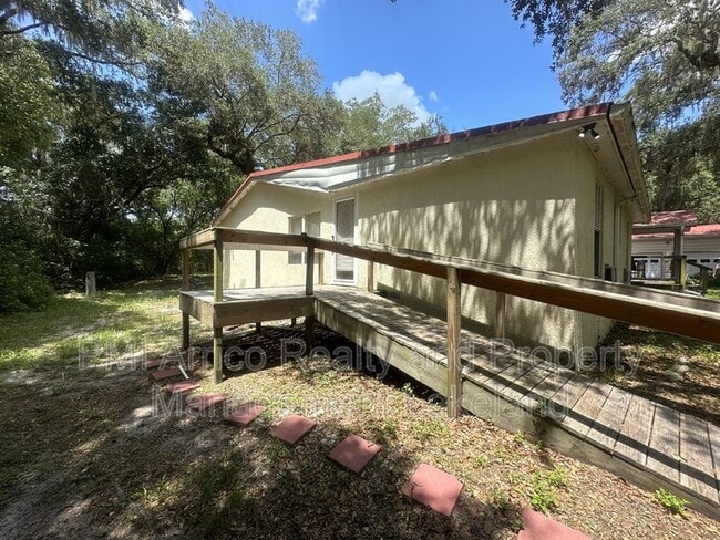 Building Photo - 721 W Socrum Loop Rd