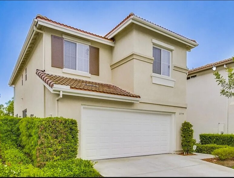 Building Photo - 11779 Westview Pky