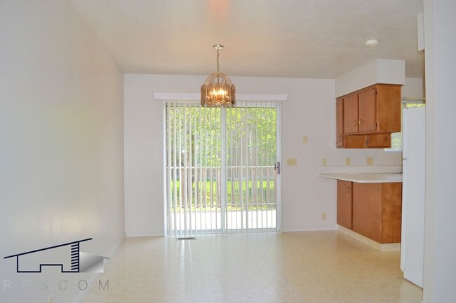 Building Photo - 1140 US-89