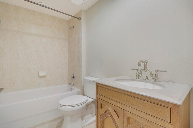Building Photo - 12643 SE Old Cypress Dr