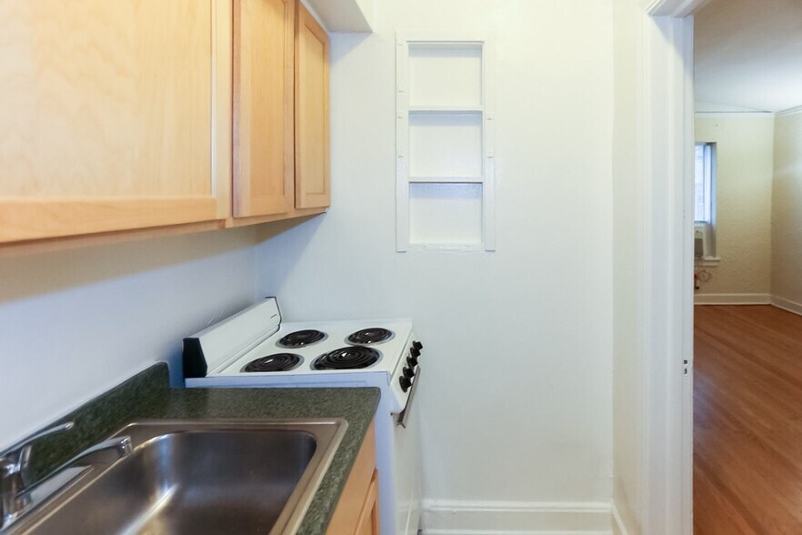 Building Photo - 541 W Arlington Pl