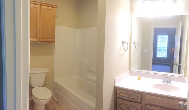 Building Photo - 2405 Brightside Dr