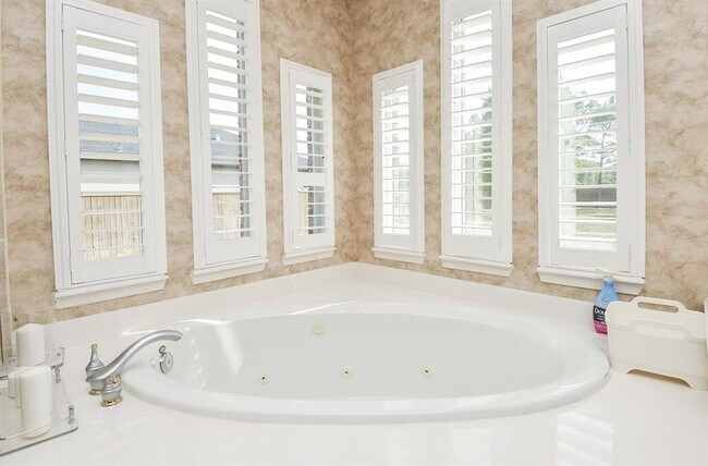 Building Photo - 2510 Britton Ridge Dr