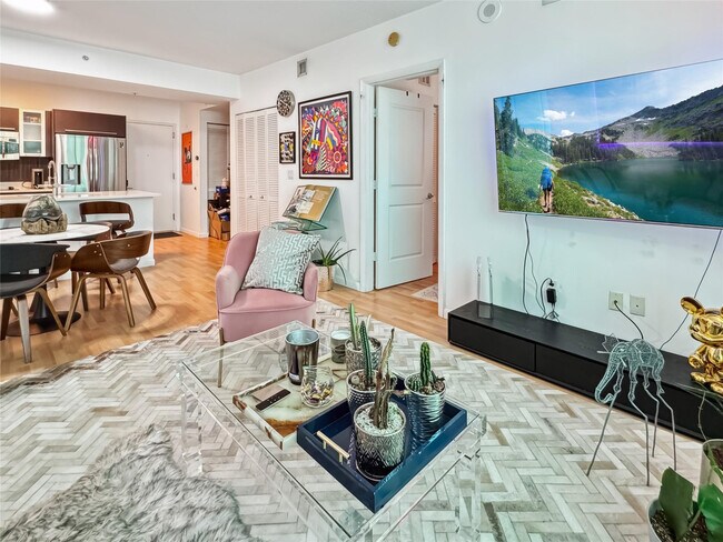 Building Photo - 333 NE 24th St