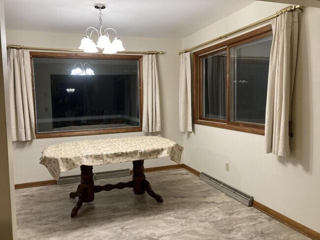 Building Photo - 4815 Woodland Ave