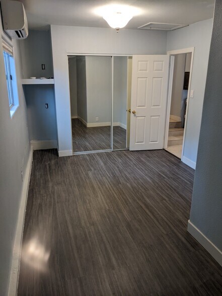 Bedroom and closet - 17915 Erwin St