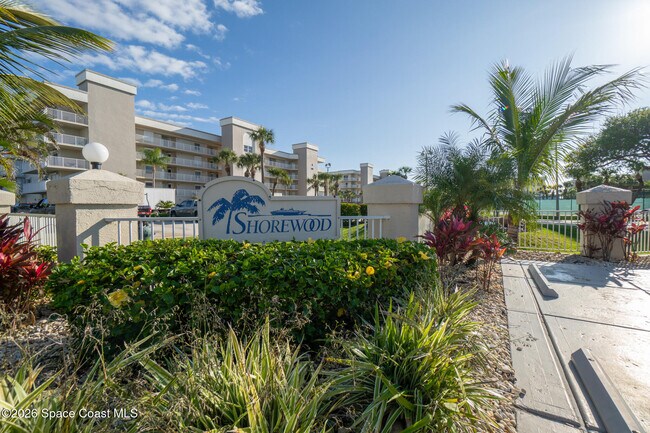 Building Photo - 606 Shorewood Dr