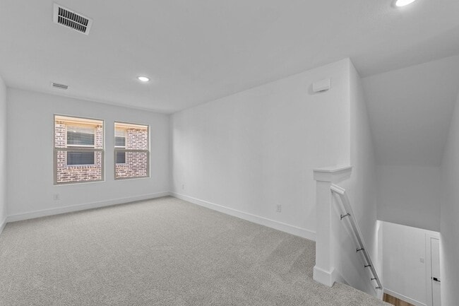 Building Photo - 722 Sunflower Trl