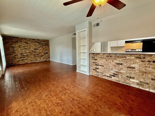 Building Photo - 525 Heights Blvd