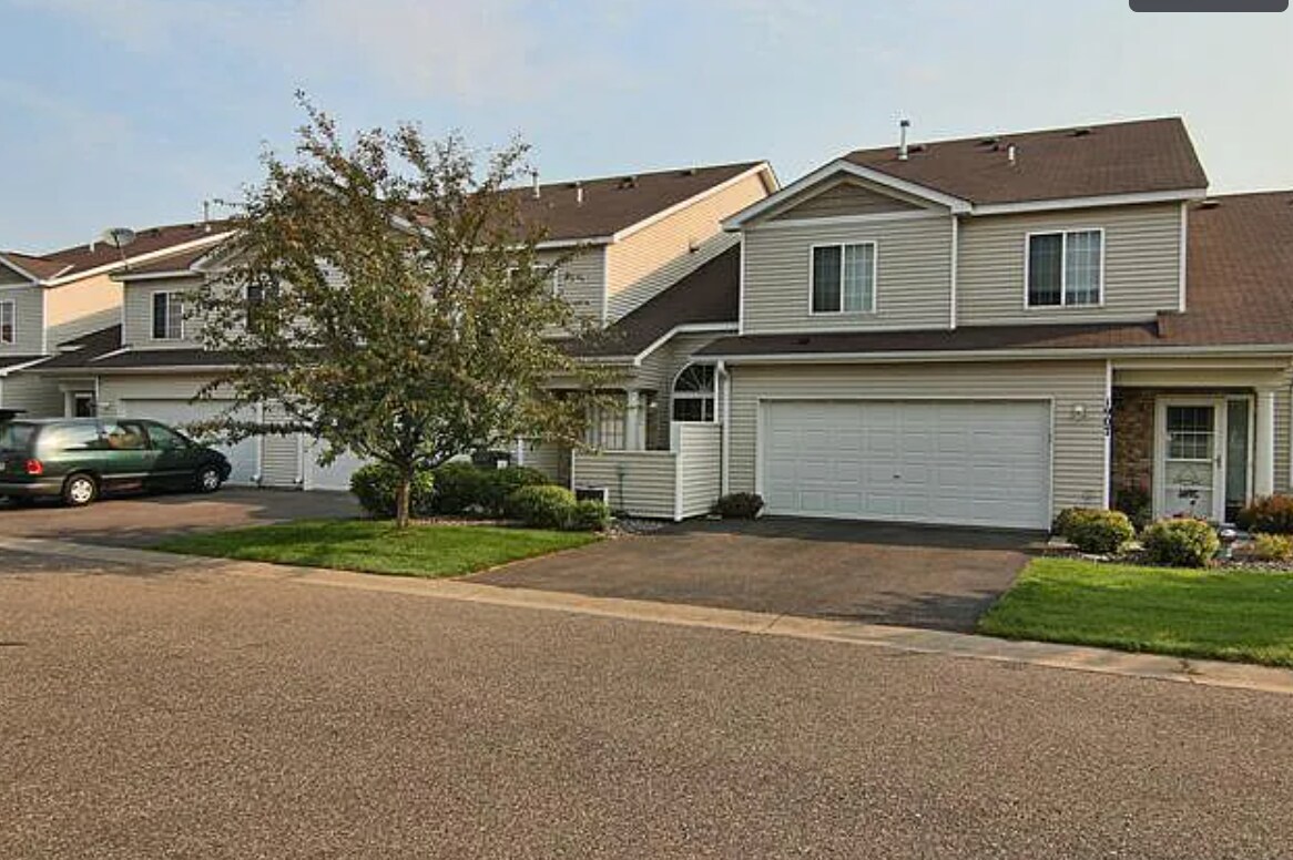 Building Photo - 1905 Ironwood Bay