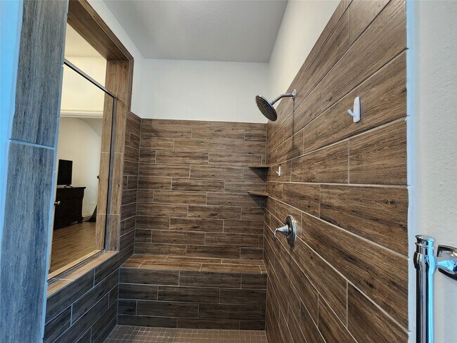 Building Photo - 14007 Hartford Heights Wy