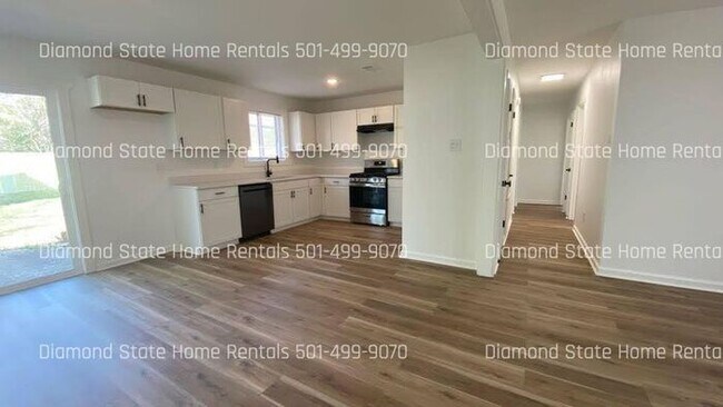 Building Photo - 633 Paul Pl